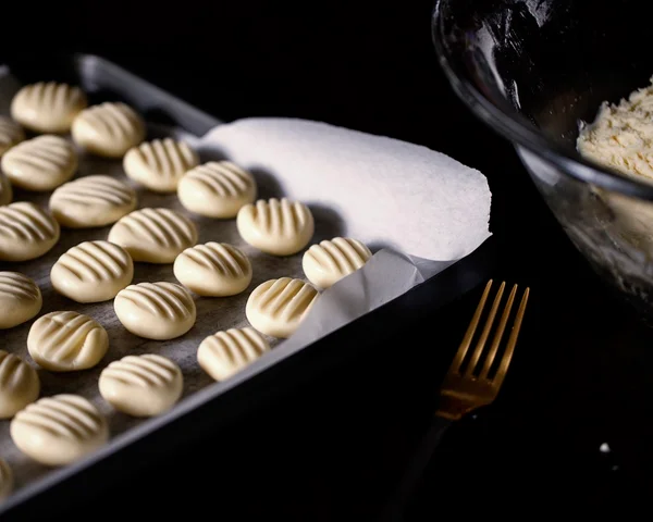 Receita de sequilho de leite condensado com três ingredientes