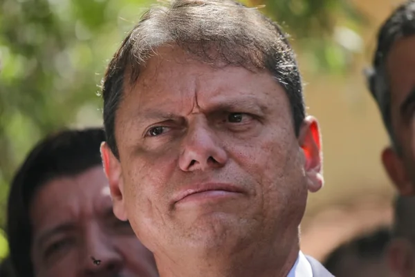Com reeleição de Lula, Tarcísio sai como grande “vencedor” da direita - destaque galeria