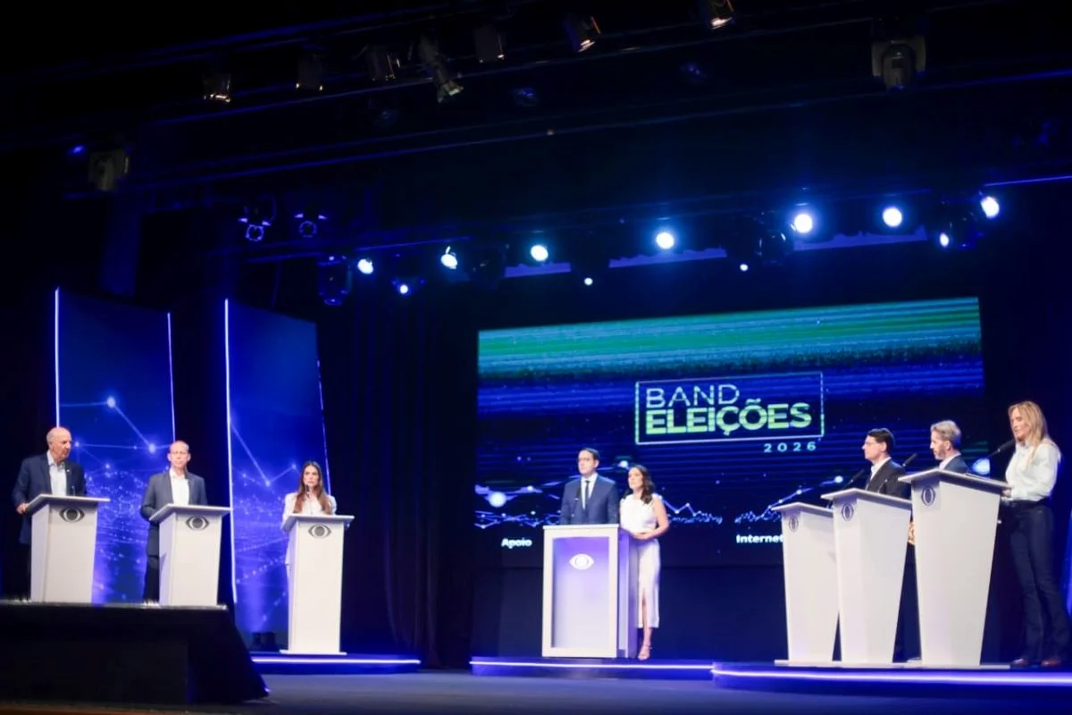Michelle, Bia e Damares assistem juntas debate em apoio a Celina Leão - imagem 3 Michelle, Bia e Damares assistem juntas debate em apoio a Celina Leão - imagem 3