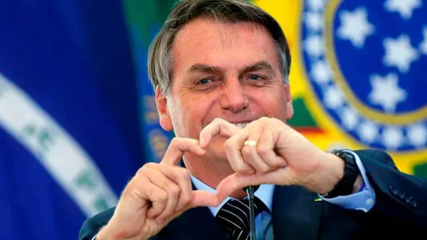 Comissão da Câmara aprova nova moção de apoio a Bolsonaro
