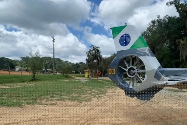Adolescente é socorrido de helicóptero após cair em pista de motocross
