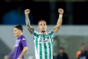 Betis acerta contratação de Antony