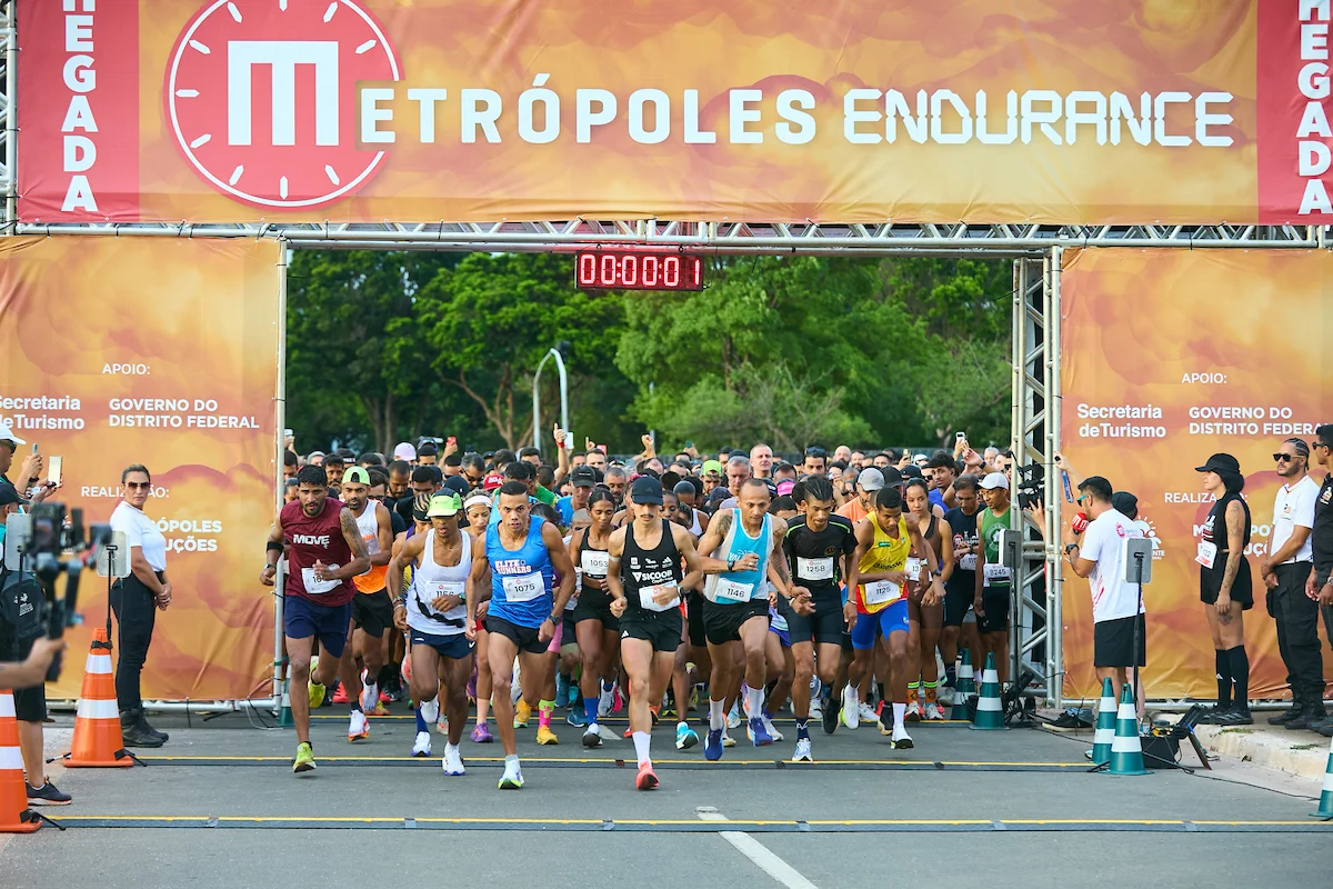 Saída da corrida dos 16 km Saída da corrida dos 16 km