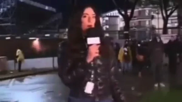 Jornalista esportiva é molestada ao vivo por torcedor na Itália; vídeo