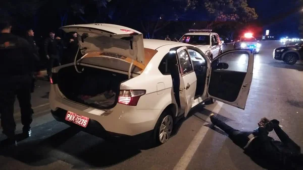 DF: casal sequestra taxista e rouba carro, mas acaba preso