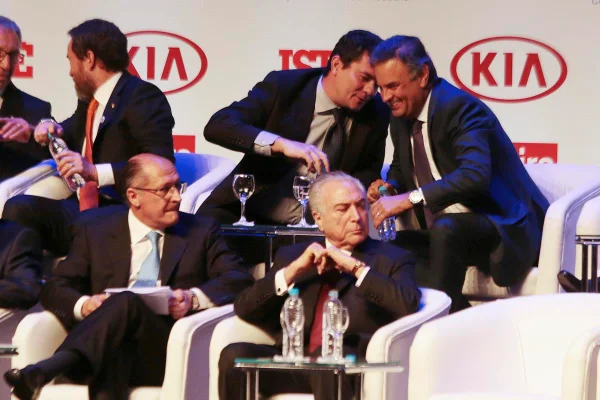 Nova mensagem vazada mostra Moro reclamando de investigação contra FHC