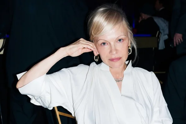 A nova era das mulheres 50+: beleza natural, poder e protagonismo