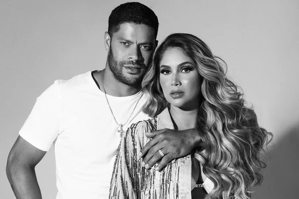 Hulk Paraíba e Camila Ângelo. Ela aparece grávida - Metrópoles