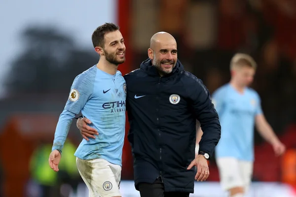 Passou pano? Guardiola defende jogador acusado de racismo