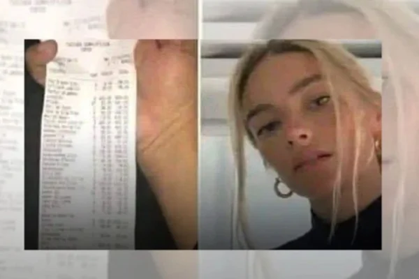 Imagem colorida de mulher segurando nota fiscal