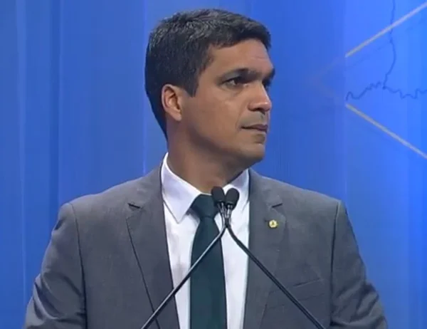 Destaque no 1º debate, Daciolo é escanteado por adversários na RedeTV!