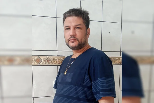Motorista de app que estava desaparecido é encontrado machucado e desorientado