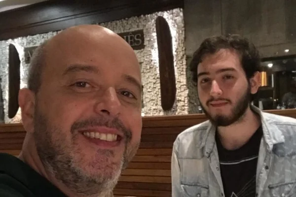 Alex Escobar após polêmica com filho: “Temos problema desde cedo”