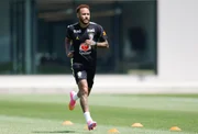 De volta à Seleção, Neymar usará chuteira especial contra a Escócia - imagem 6 De volta à Seleção, Neymar usará chuteira especial contra a Escócia - imagem 6
