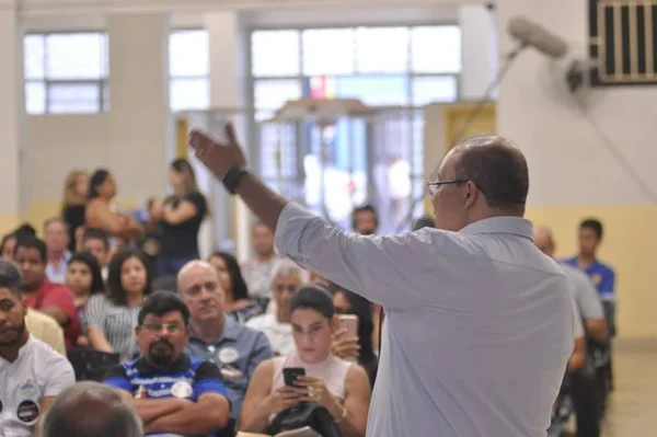 Ibaneis promete trocar regime de Previdência dos servidores do DF