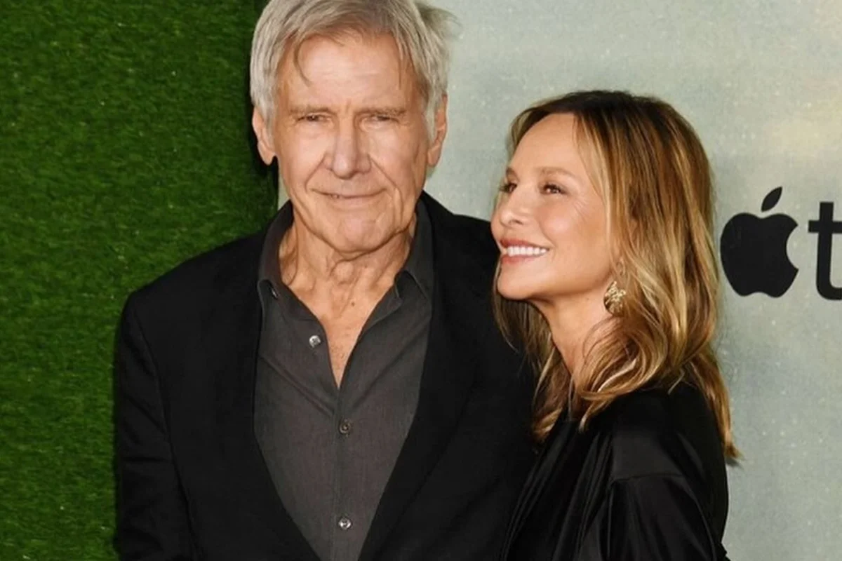 Harrison Ford e Calista Flockhart posam para as redes sociais Harrison Ford e Calista Flockhart posam para as redes sociais