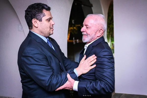 Senadores, liderados por Alcolumbre, lutam por suas indicações para agências do governo
