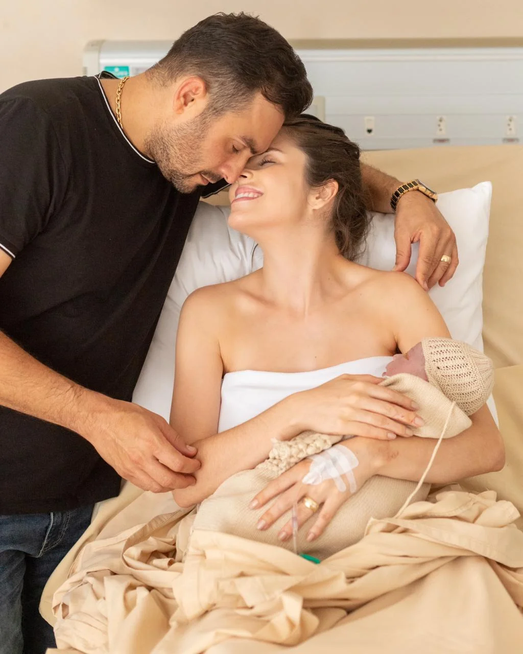 Nasce José, primeiro filho do casal Mano Walter e Débora Silva
Nasce José, primeiro filho do casal Mano Walter e Débora Silva