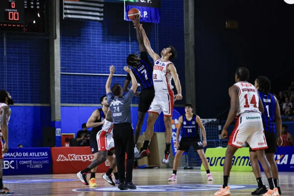 Pinheiros vence Franca e conquista vaga na final da Copa Super 8