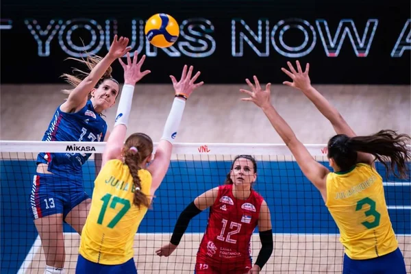 Brasil e Sérvia atuando pela Liga das Nações - Metrópoles