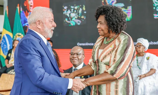 Lula e Janja exaltam Benedita da Silva após fala de Zambelli