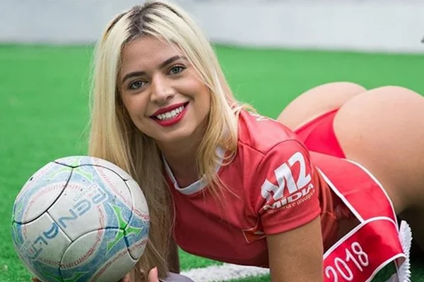 “Se eu tiver de provar que o bumbum é meu, todas terão”, diz candidata