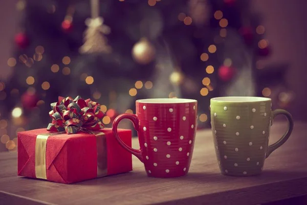 Canecas, berloques e pijamas: objetos também entram no clima do Natal
