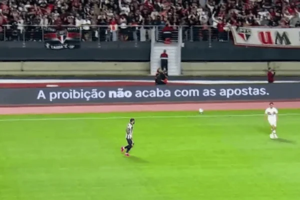 Placas no MorumBis contra as bets