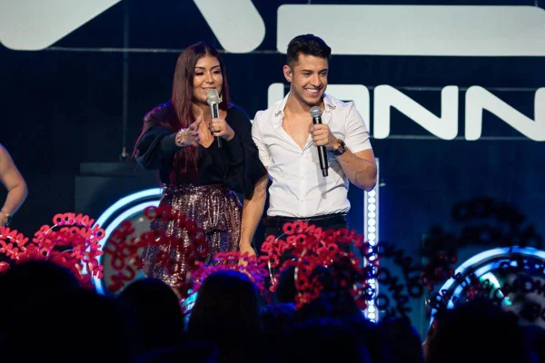 Kevi Jonny lança EP do DVD Até o Último Gole com participação de Priscila Senna