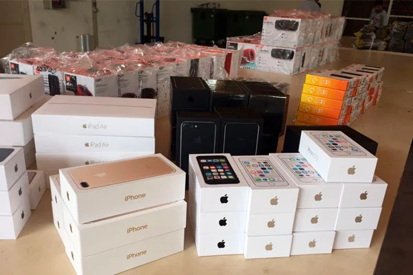 O iPhone XS vem em dois tamanhos diferentes O iPhone XS vem em dois tamanhos diferentes