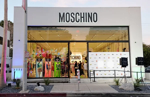Ex-funcionária acusa Moschino de racismo contra clientes negras