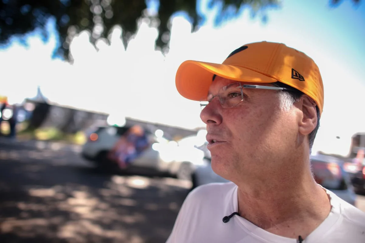 Carreata do candidato ao senador Sebastião Coelho e do candidato ao governo Kiko Caputo no Núcleo Bandeirante
Carreata do candidato ao senador Sebastião Coelho e do candidato ao governo Kiko Caputo no Núcleo Bandeirante