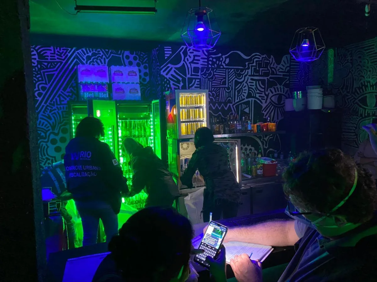 Festa foi interditada por descumprir medidas sanitárias e de proteção à vida Festa foi interditada por descumprir medidas sanitárias e de proteção à vida