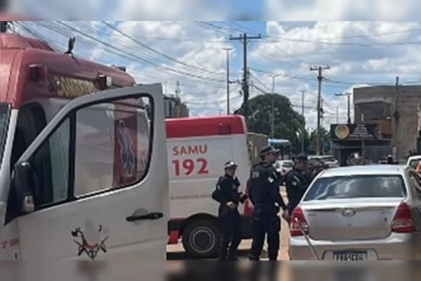 Mulher é esfaqueada dentro do próprio carro e polícia busca suspeitos