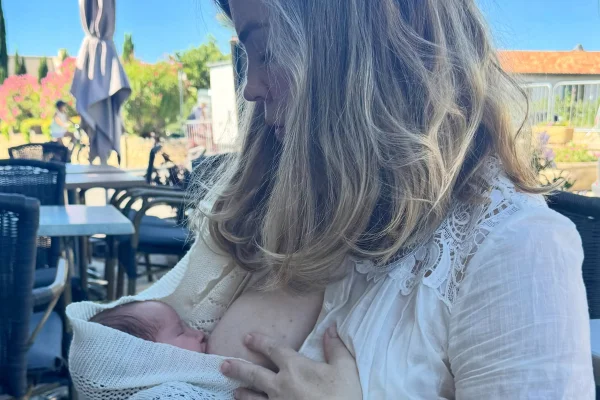 Atriz de Grey’s Anatomy mostra filho pela 1ª vez após gestação secreta - destaque galeria Atriz de Grey’s Anatomy mostra filho pela 1ª vez após gestação secreta - destaque galeria