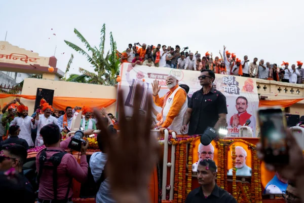 Imagem colorida de Narendri Modi - Metrópoles