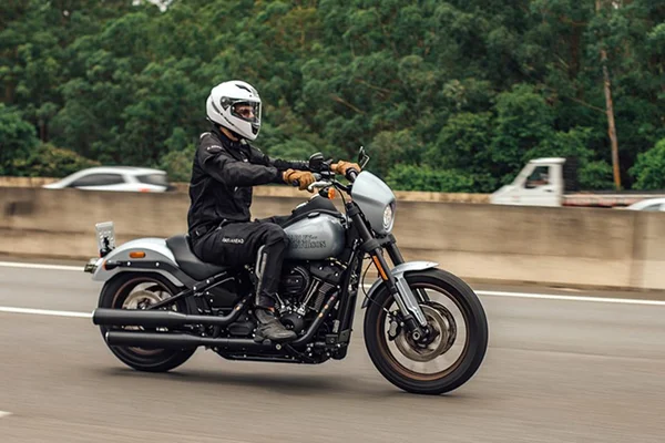 Harley-Davidson relança no Brasil a moto Low Rider S