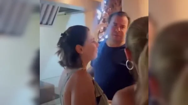 Rodrigo Maia sendo hostilizado em resort - Metrópoles