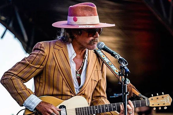 Donavon Frankenreiter vai trazer surf music ao Brasil em 2020