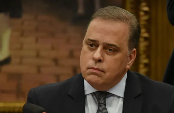 Tucano que apoia Eduardo Leite vai a filiação de Pacheco no PSD