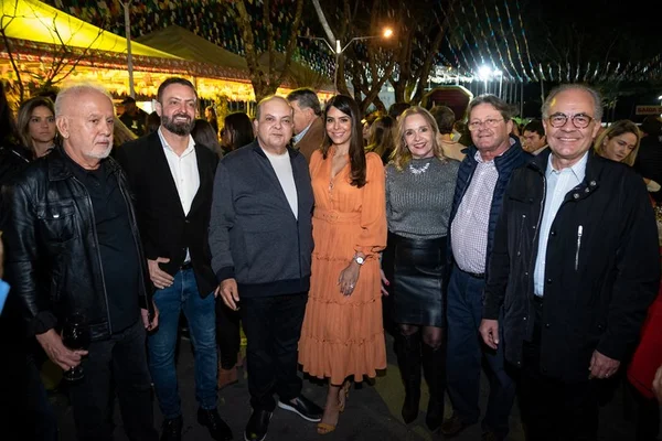 Com a presença de Ibaneis, festa junina do Iate Clube agita a capital