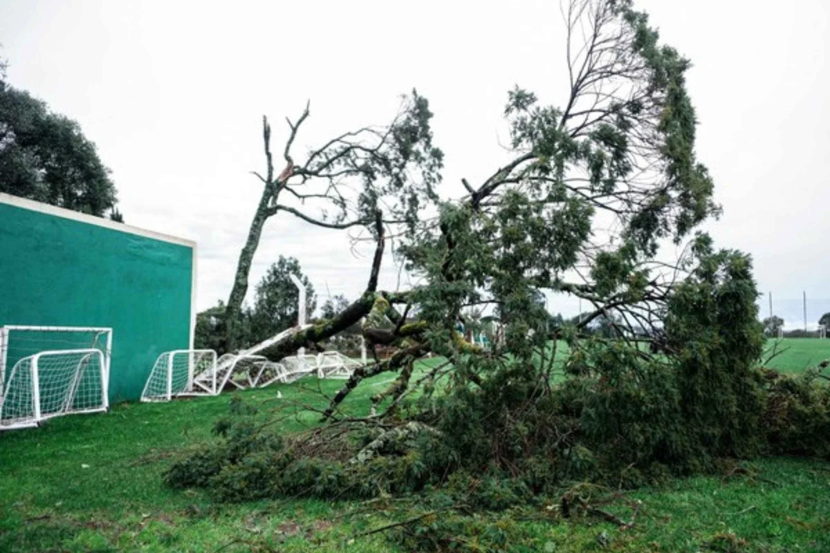 Juventude posta destruição no estádio e CT causados por temporal no RS - imagem 4 Juventude posta destruição no estádio e CT causados por temporal no RS - imagem 4