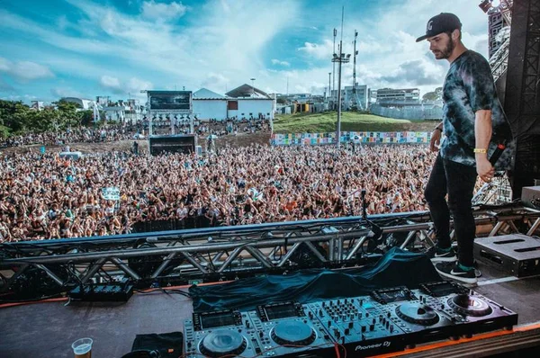Conheça Borgore, o DJ criticado por Titi Müller no Lollapalooza