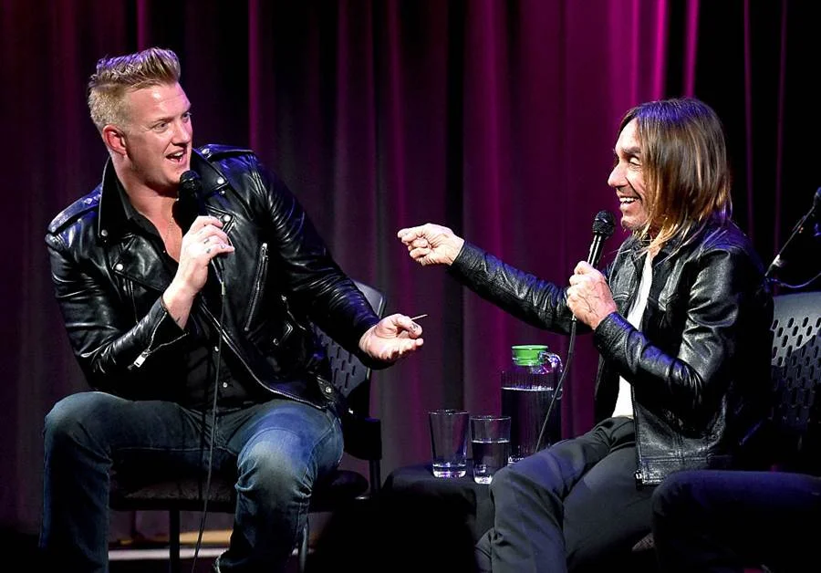 Josh Homme e Iggy Pop: o astro do stoner produziu o mais recente disco do ícone punk, "Post Pop Depression" (2016). Homme também tocou guitarra no álbum Josh Homme e Iggy Pop: o astro do stoner produziu o mais recente disco do ícone punk, "Post Pop Depression" (2016). Homme também tocou guitarra no álbum