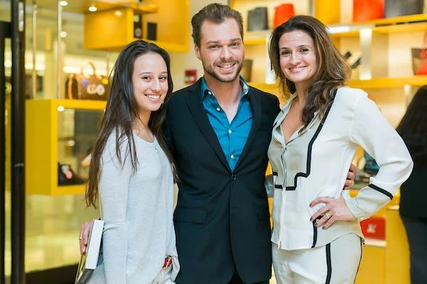 Nicole Rodopoulos, Daniel Sakkis e Paula Rodopoulos Nicole Rodopoulos, Daniel Sakkis e Paula Rodopoulos
