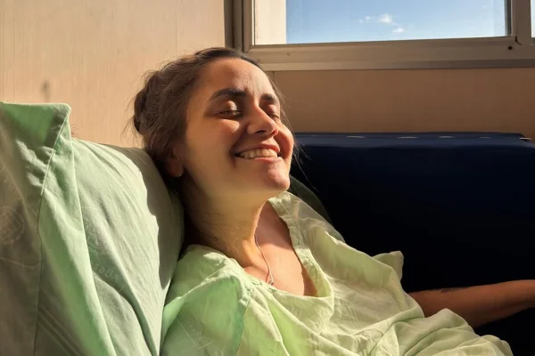 Influenciadora morre aos 35 anos após luta contra o câncer