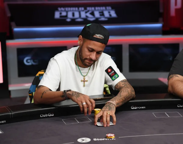 Neymar promove campeonato de pôquer com inscrição de R$ 10 mil