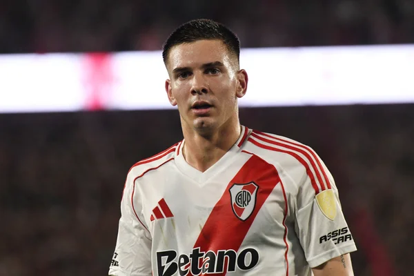 Foto colorida de Franco Mastantuono, do RIver Plate - Metrópoles