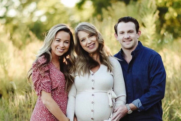 Breanna, Julie e o marido