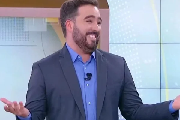 Foto colorida Apresentador do SBT Felipe Malta - Metrópoles